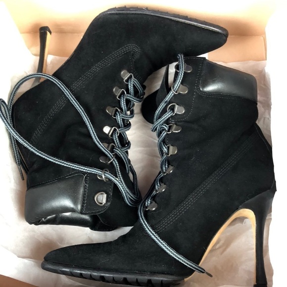 Manolo Blahnik Vintage Ankle Lace-Up Suede Boots Size: 5.5 - Picture 1 of 5